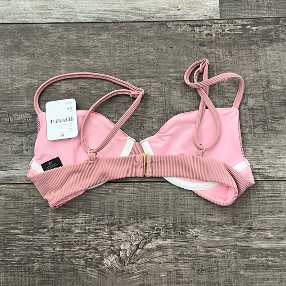 XS Beach Riot Ribbed Pink Bikini Top - Picture 2 of 2